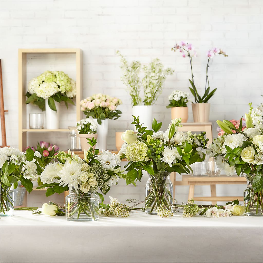 Classic Ivory – A Florist Original – Bloom Studio Llc, Indianapolis IN